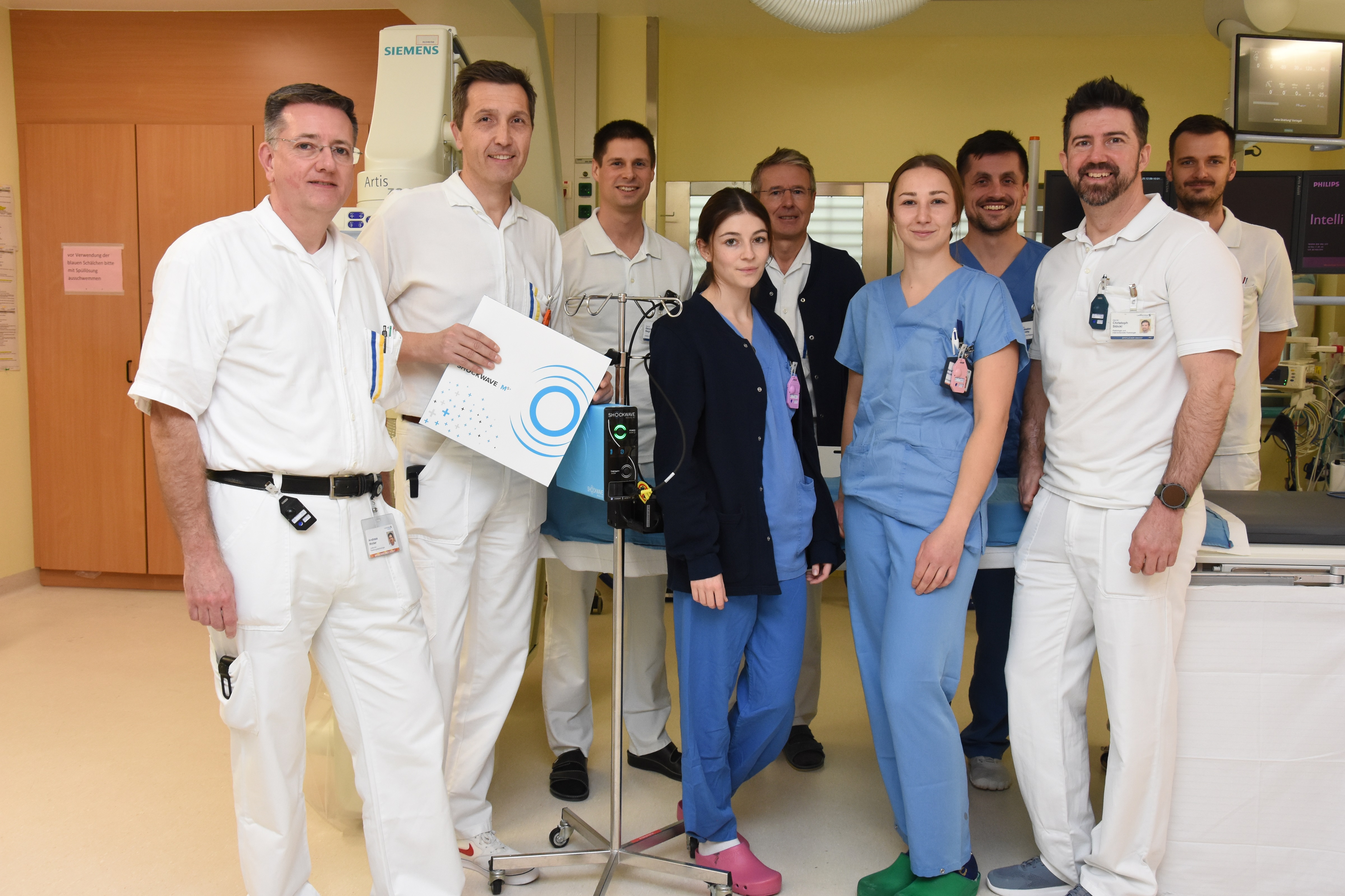 Gruppenbild in einem Untersuchungsraum 